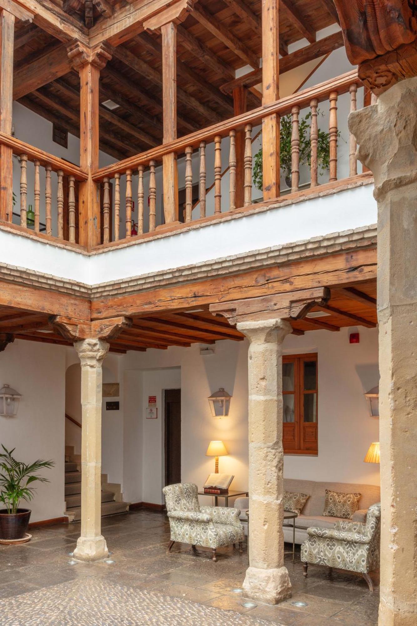 Hotel Puerta de la Luna Baeza Exterior foto