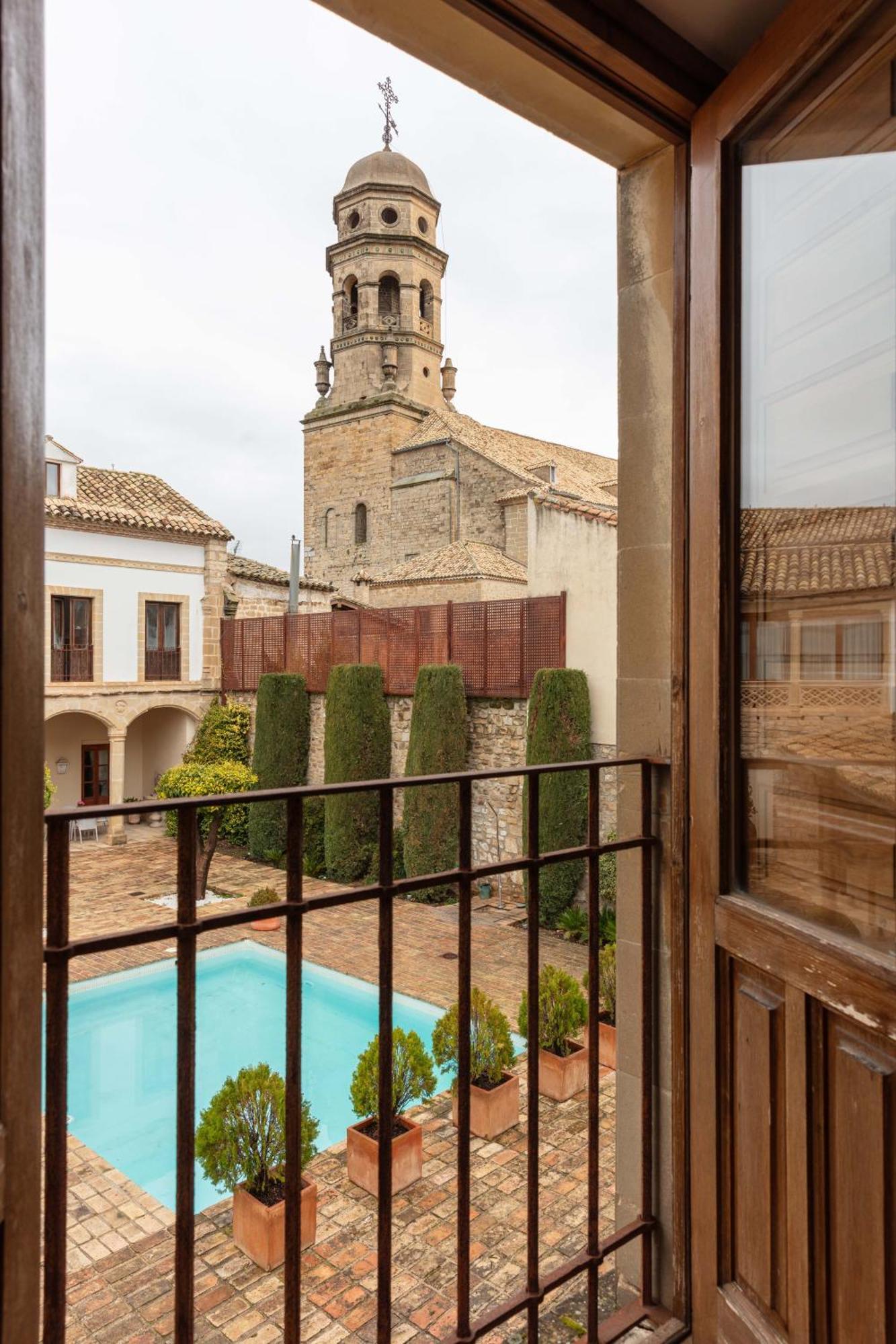 Hotel Puerta de la Luna Baeza Exterior foto